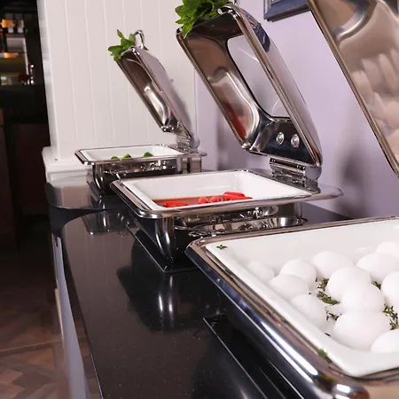 Michelangelo Boutique Hotel 2*