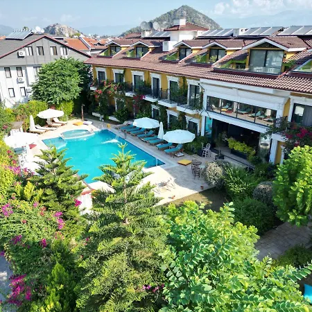 Michelangelo Boutique Hotel 2*