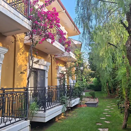 Michelangelo Boutique Hotel 2*