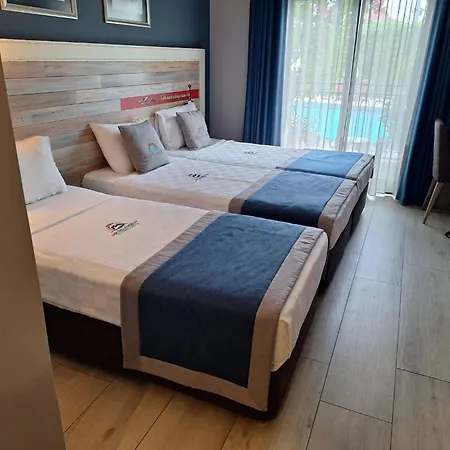 Michelangelo Boutique Hotel 2*