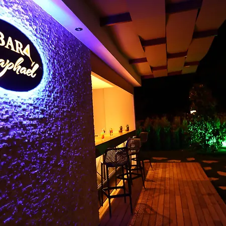 Michelangelo Boutique 达利安