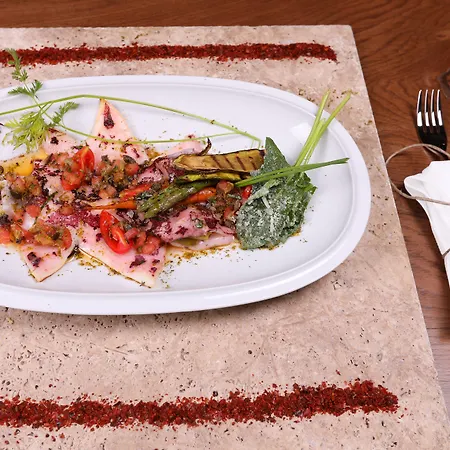 Michelangelo Boutique 达利安