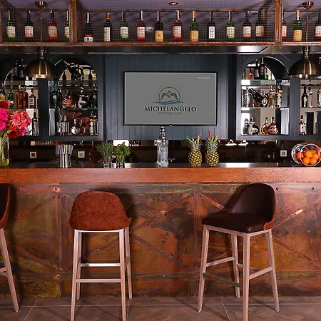 Michelangelo Boutique 达利安