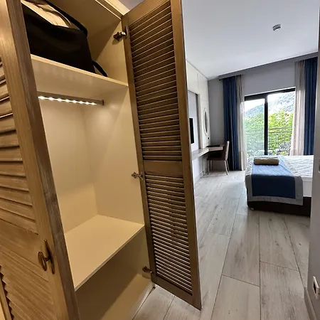 Michelangelo Boutique 达利安